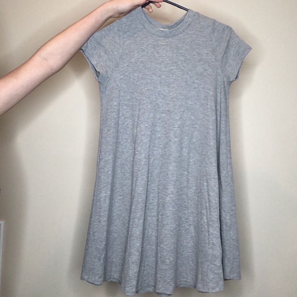 GRAY T-SHIRT DRESS